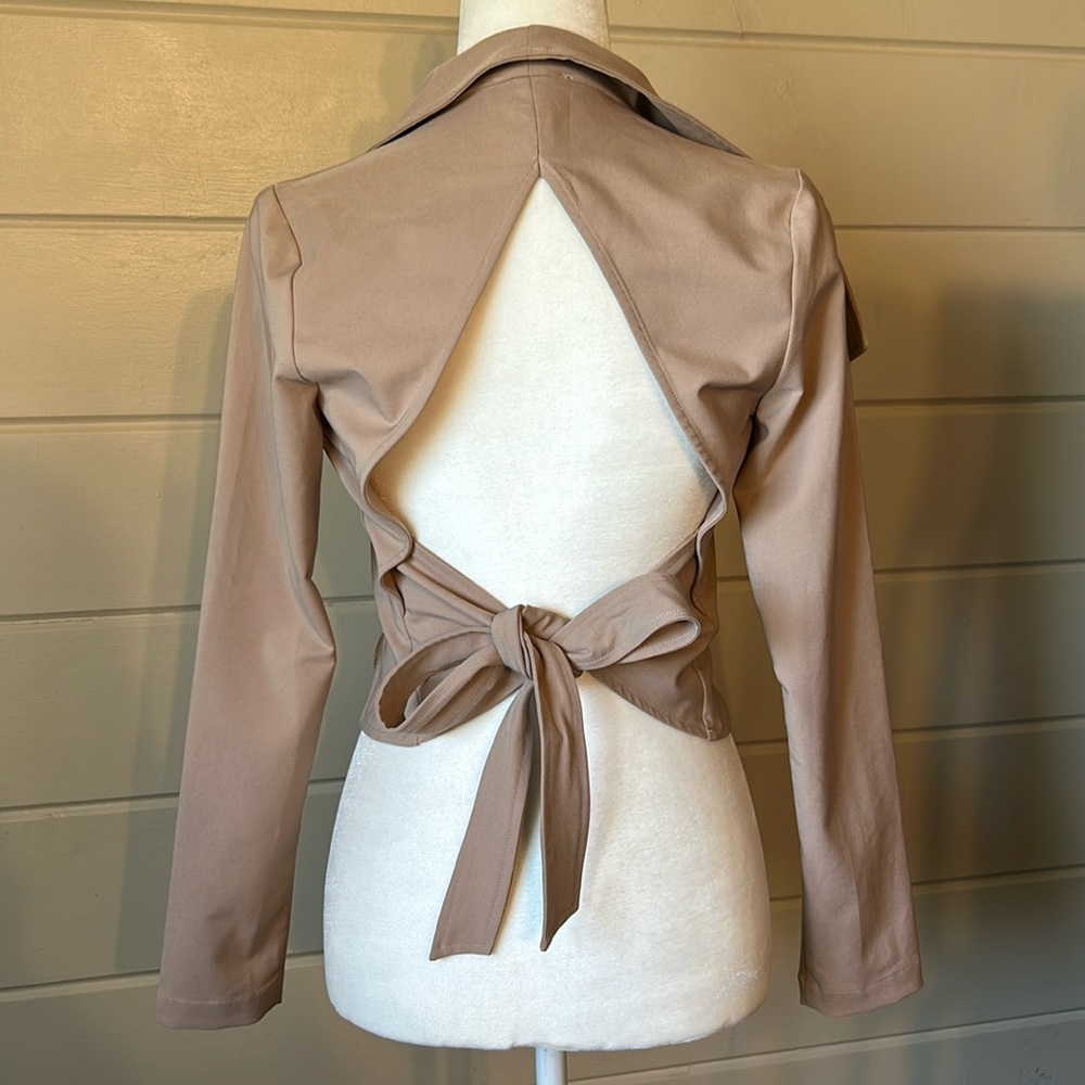 Chic Cropped Statement Jacket Elegant Tie-Back De… - image 1